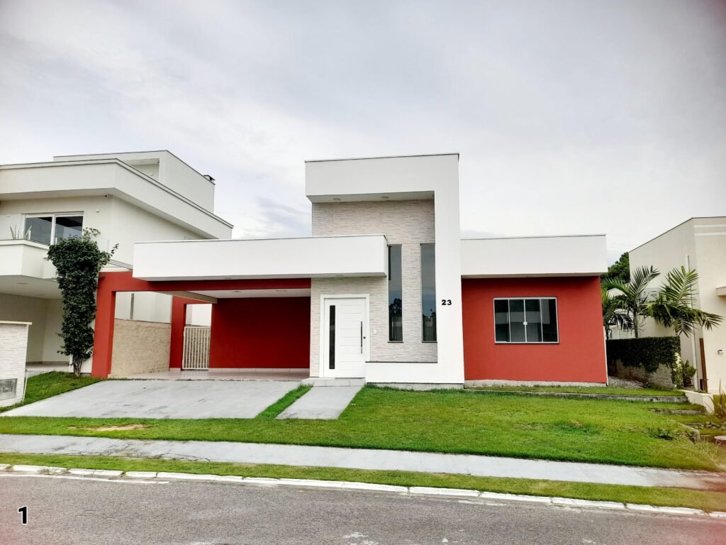 CASA EM CONDOMÍNIO FECHADO NO NORTE DA ILHA