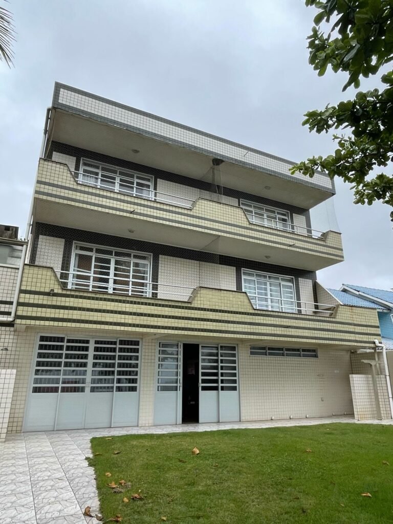 PRÉDIO INTEIRO FRENTE MAR | OPORTUNIDADE PARA INVESTIDORES NA PRAIA DOS INGLESES – FLORIANÓPOLIS