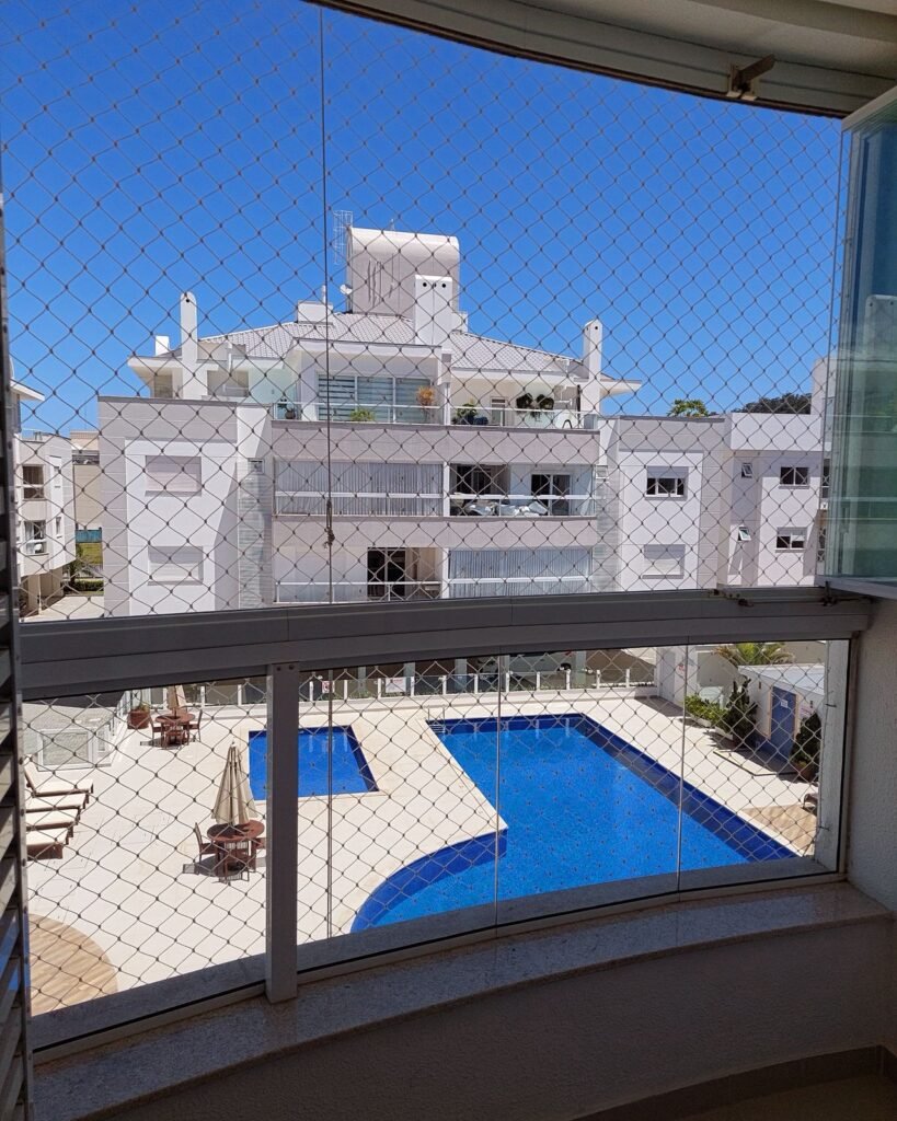 APARTAMENTO À VENDA NOS INGLESES | 400 mts do Mar | Estrutura Completa e Excelente Localização